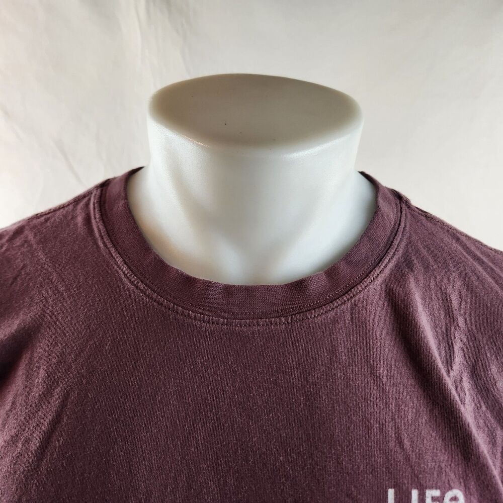 Life Is Good Graphic T Shirt Mens Medium Purple Cat Lover Quote Casual Tee - Picture 6 of 8